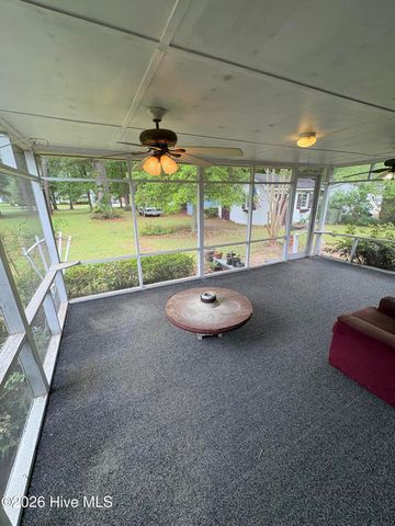 209 Oak Drive, Washington, NC 27889