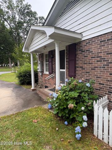 209 Oak Drive, Washington, NC 27889