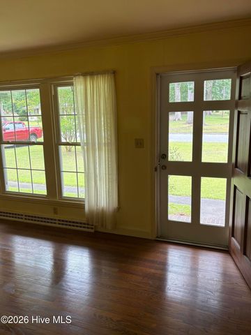 209 Oak Drive, Washington, NC 27889