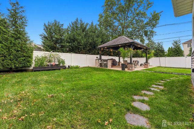 860 Coolidge Avenue, Woodbridge Proper, NJ 07095