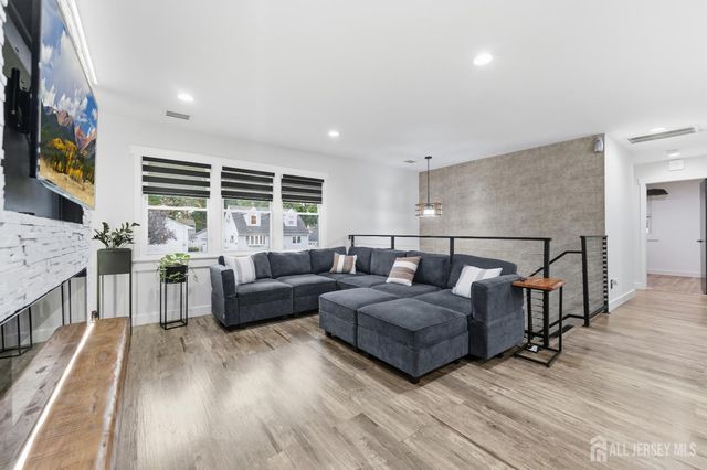 860 Coolidge Avenue, Woodbridge Proper, NJ 07095