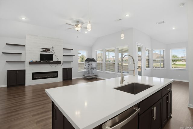 4811 Park Leaf, Marion, TX 78124