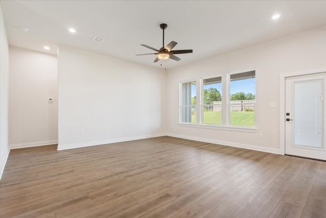 112 Great Trail Road, Riesel, TX 76682