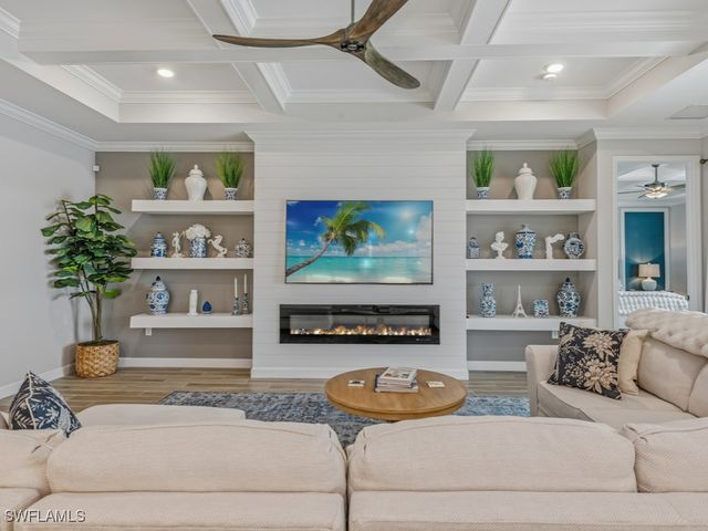 1788 Hagen CT, Naples, FL 34120