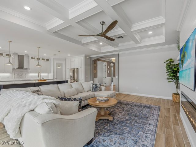 1788 Hagen CT, Naples, FL 34120