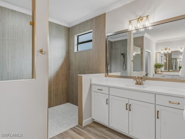 1788 Hagen CT, Naples, FL 34120