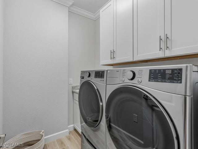 1788 Hagen CT, Naples, FL 34120