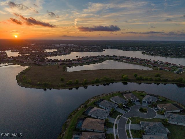 1788 Hagen CT, Naples, FL 34120