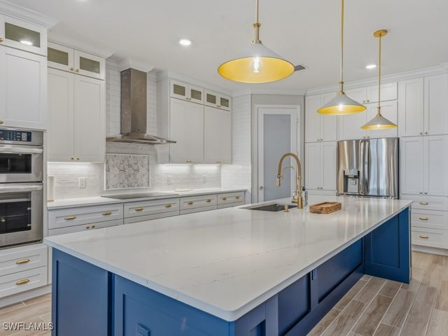 1788 Hagen CT, Naples, FL 34120