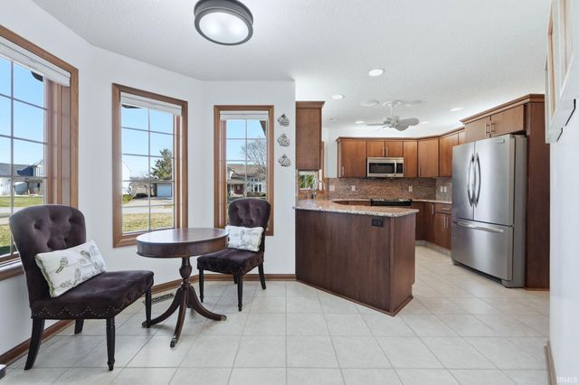 9522 Poplar Creek Place, Leo, IN 46765