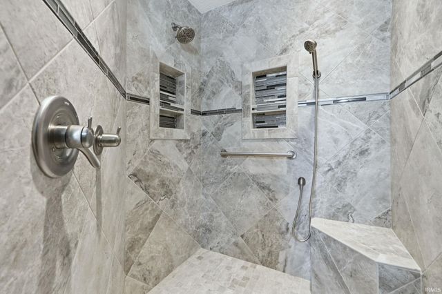 9522 Poplar Creek Place, Leo, IN 46765