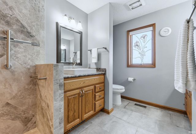 9522 Poplar Creek Place, Leo, IN 46765