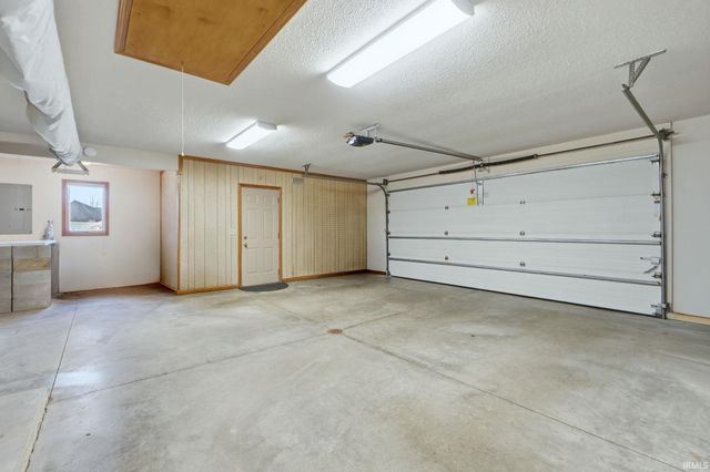 9522 Poplar Creek Place, Leo, IN 46765