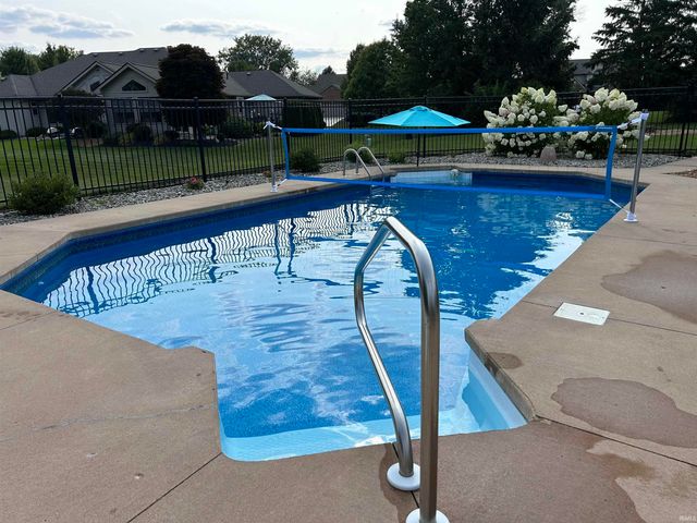 9522 Poplar Creek Place, Leo, IN 46765