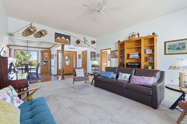 9522 Poplar Creek Place, Leo, IN 46765