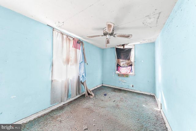 1300 WYCOMBE AVE, Darby, PA 19023