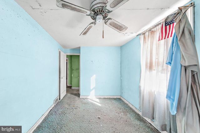 1300 WYCOMBE AVE, Darby, PA 19023