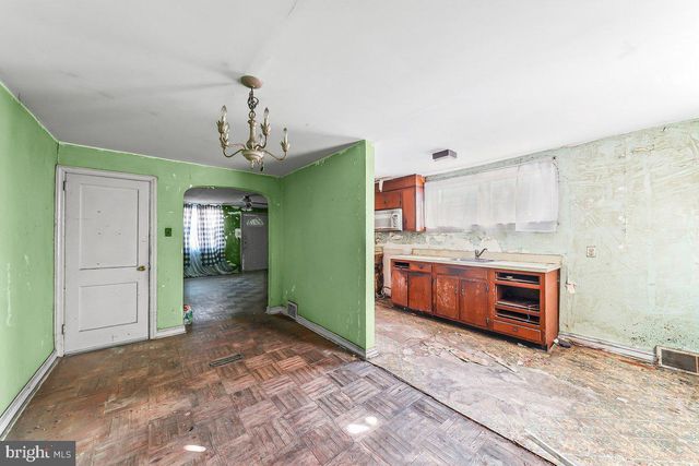 1300 WYCOMBE AVE, Darby, PA 19023