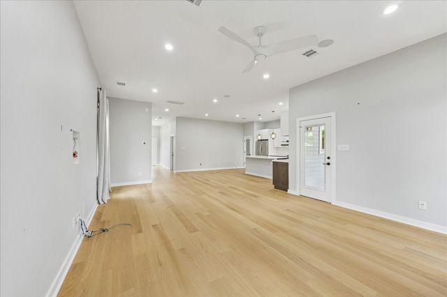 304 Hogan Street, Houston, TX 77009