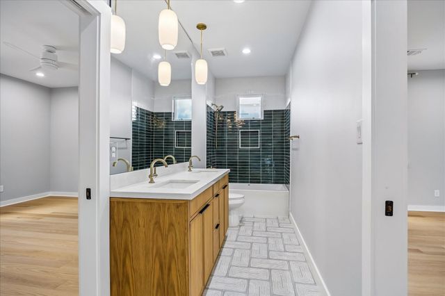 304 Hogan Street, Houston, TX 77009