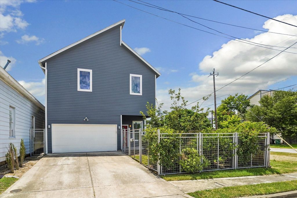 304 Hogan Street, Houston, TX 77009
