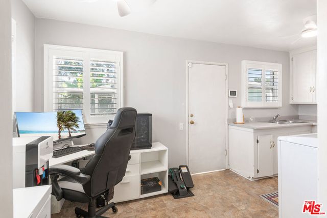 1633 Del Amo Boulevard, Torrance, CA 90501