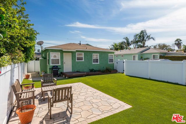 1633 Del Amo Boulevard, Torrance, CA 90501