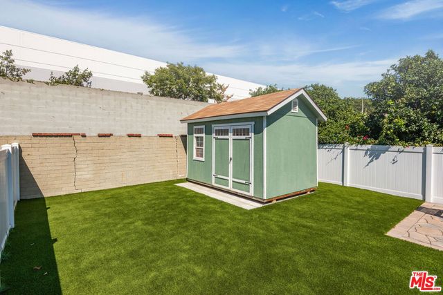 1633 Del Amo Boulevard, Torrance, CA 90501