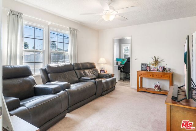 1633 Del Amo Boulevard, Torrance, CA 90501