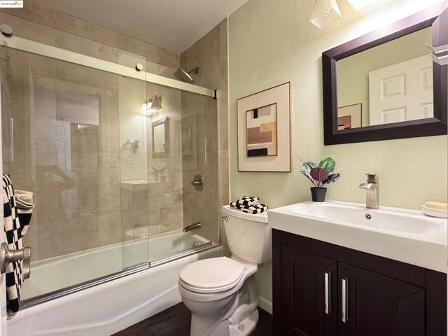 3365 Los Prados St, San Mateo, CA 94403