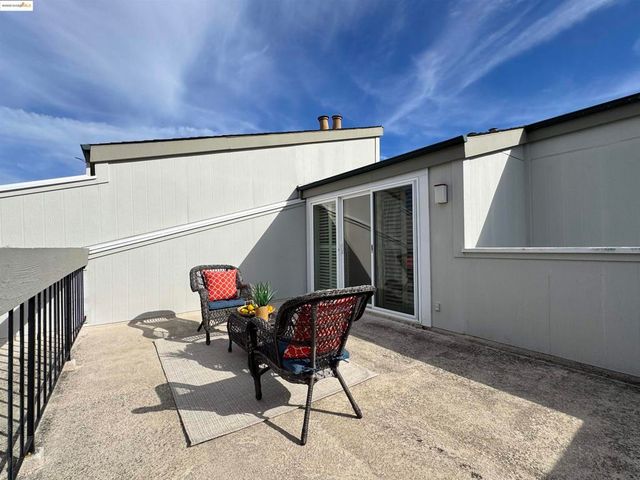 3365 Los Prados St, San Mateo, CA 94403