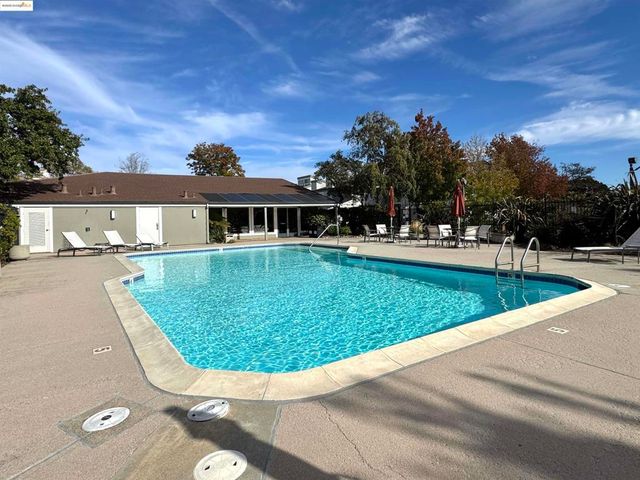 3365 Los Prados St, San Mateo, CA 94403