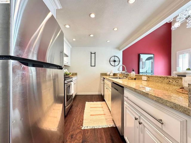 3365 Los Prados St, San Mateo, CA 94403