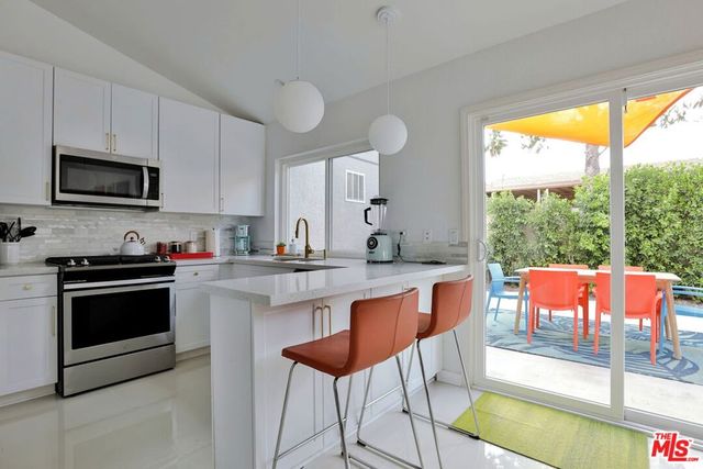 900 S Nueva Vista Drive, Palm Springs, CA 92264