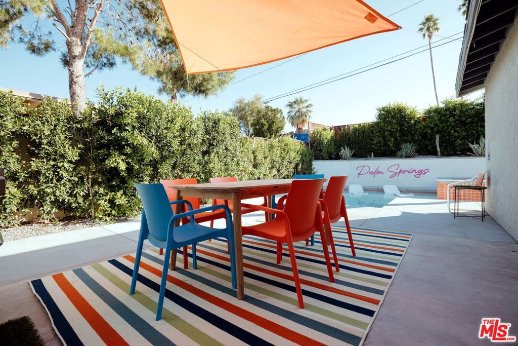 Image 3 of property listing at 900 S Nueva Vista Drive, Palm Springs, CA 92264