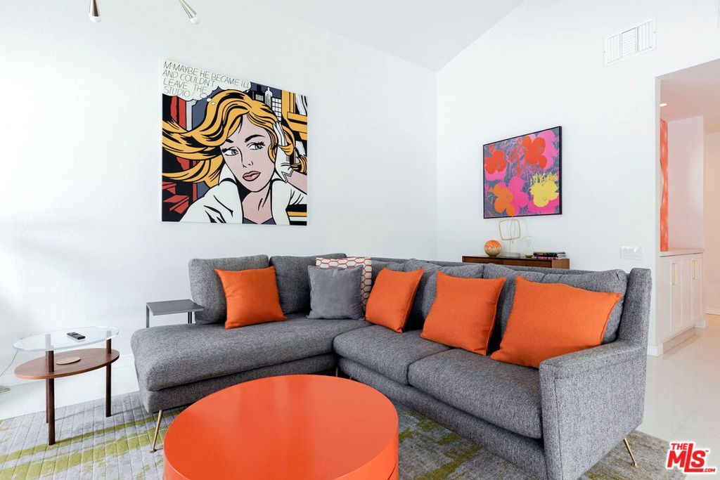 Image 5 of property listing at 900 S Nueva Vista Drive, Palm Springs, CA 92264