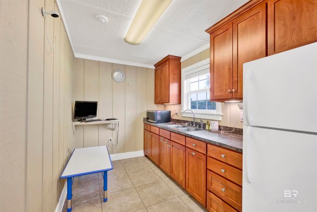 9750 County Road 24, Fairhope, AL 36532