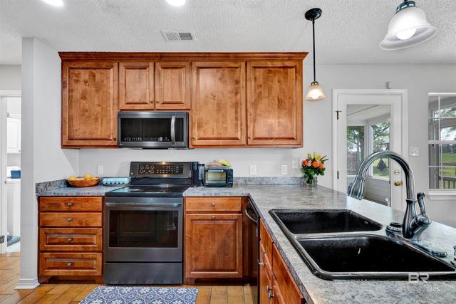 9750 County Road 24, Fairhope, AL 36532