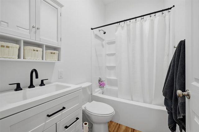 13866 Wilderness Way, Kingston, OK 73439