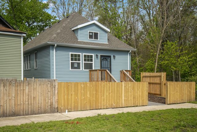 1560 Mckinley Street, Gary, IN 46404