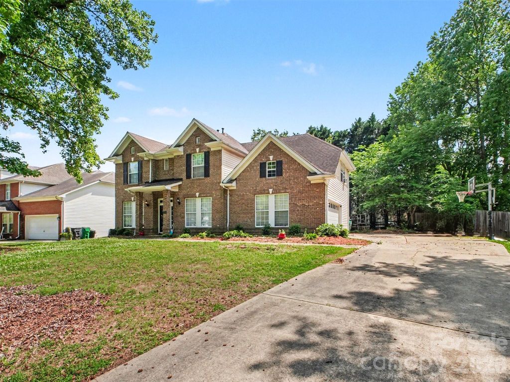 3422 Pasture View Court, Charlotte, NC 28269
