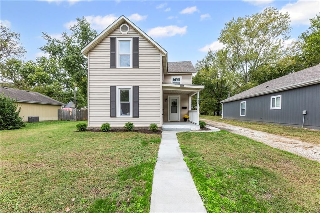 738 S Elm Street, Ottawa, KS 66067