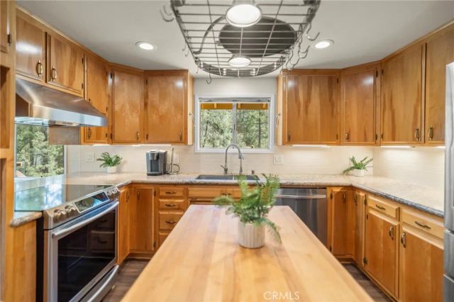 2205 Cypress Way, Pine Mountain Club, CA 93222