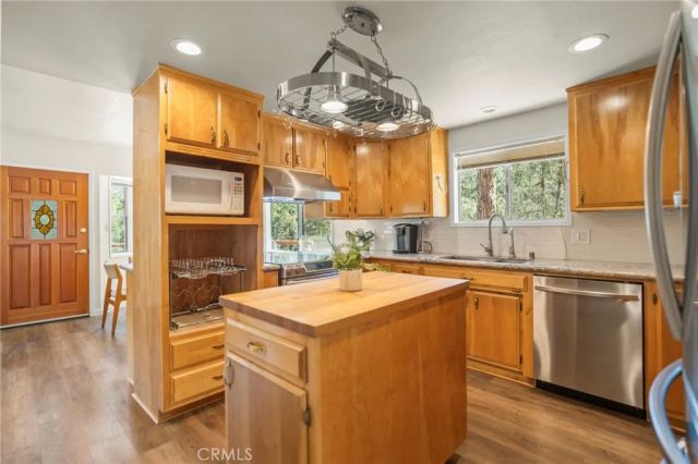 2205 Cypress Way, Pine Mountain Club, CA 93222