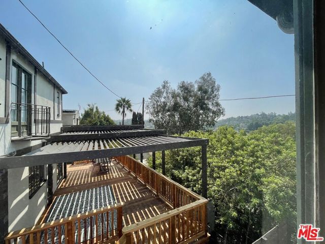 2986 Waverly Drive, Los Angeles, CA 90039