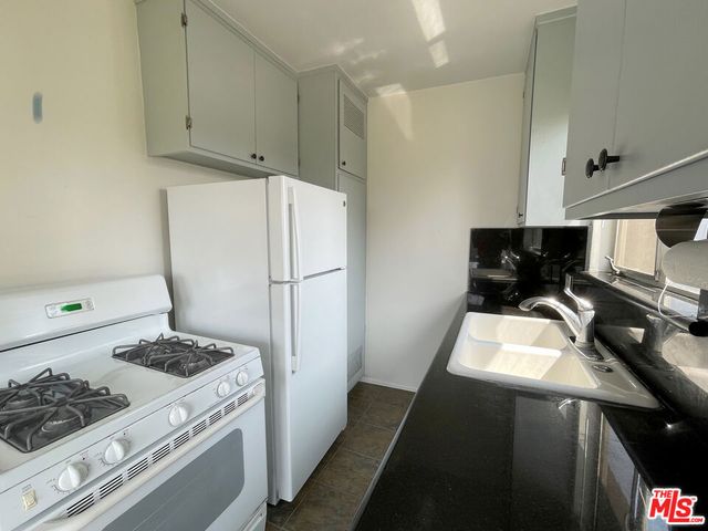 2986 Waverly Drive, Los Angeles, CA 90039