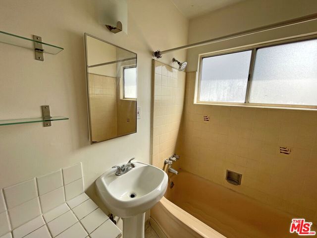 2986 Waverly Drive, Los Angeles, CA 90039
