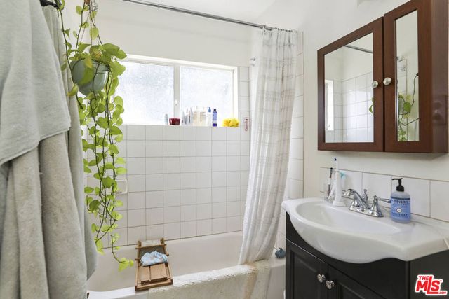 2986 Waverly Drive, Los Angeles, CA 90039