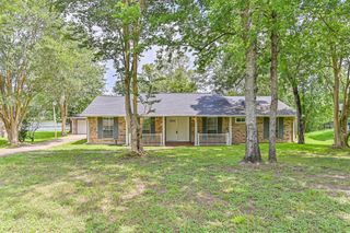 607 Brook Hollow Drive, Conroe, TX 77385