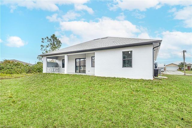 821 Atherton AVE, Lehigh Acres, FL 33971